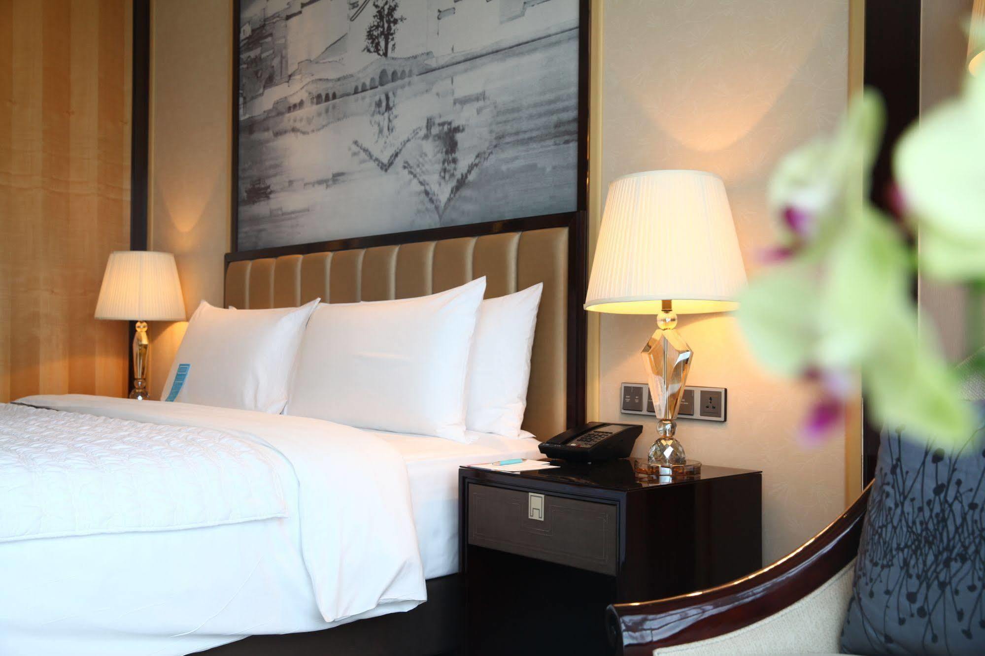 Le Meridien Yixing Hotel Exterior photo